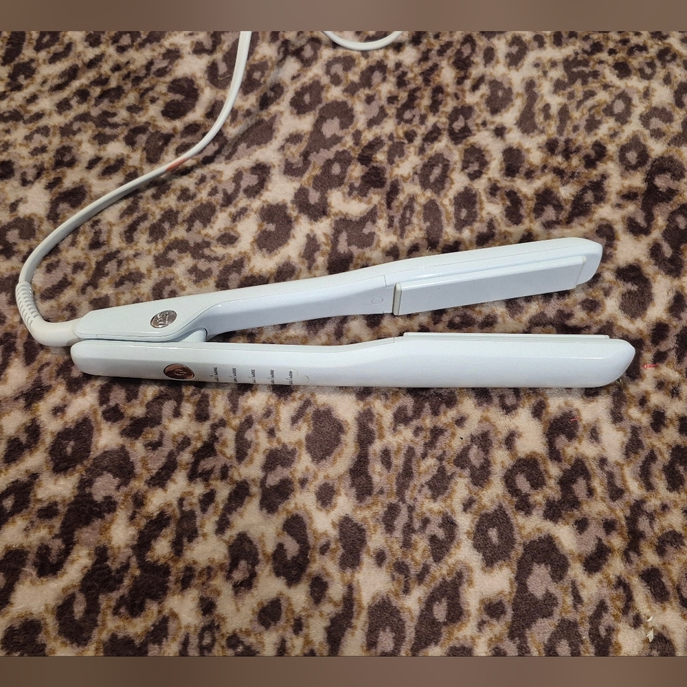 T3 White Singlepass Styleplus Hair Straightener Unused-Like New - Picture 9 of 14